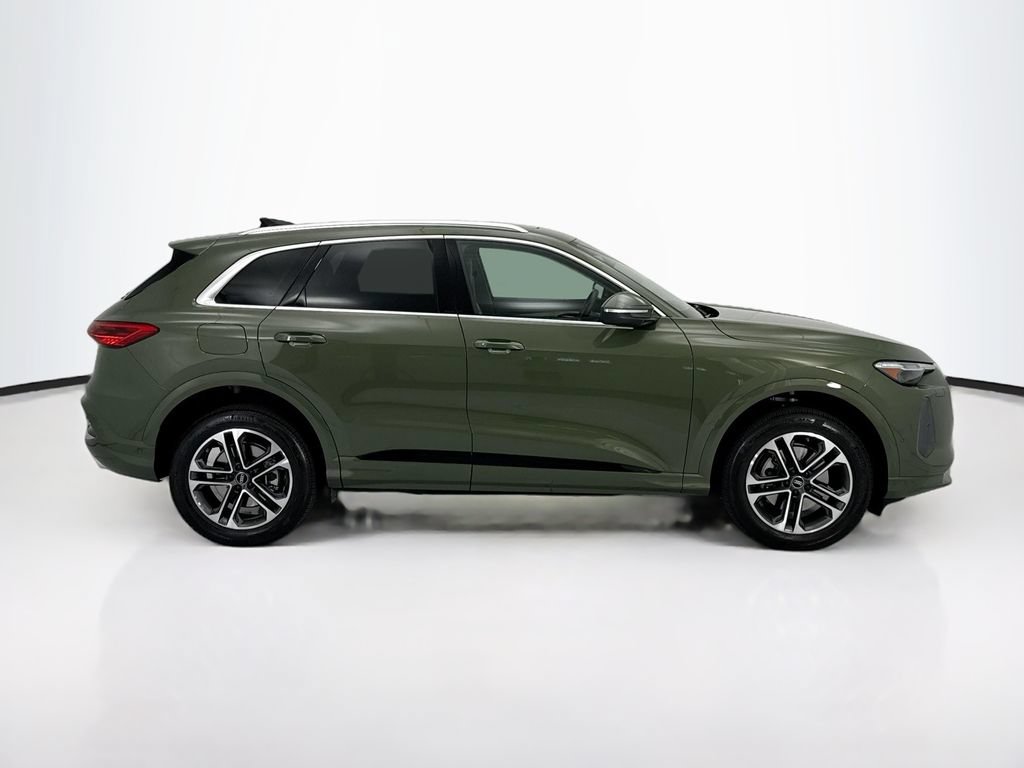 Certified 2025 Audi Q5 Premium w/ Premium Plus AWD/4WD image 4
