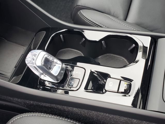 Certified 2025 Volvo XC40 B5 Ultra w/ Protection Package Premier AWD/4WD image 26