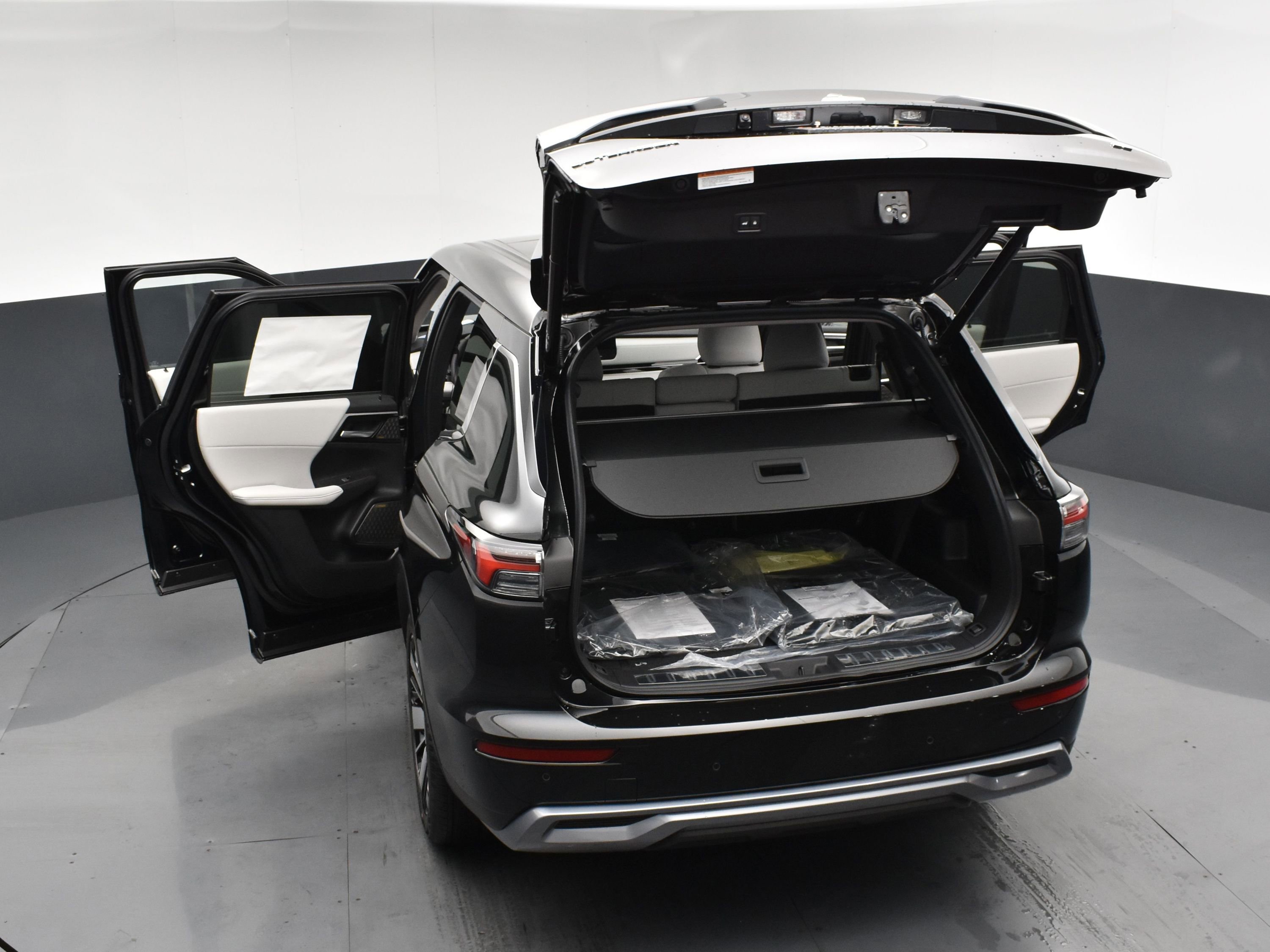 New 2026 Mitsubishi Outlander LE image 24