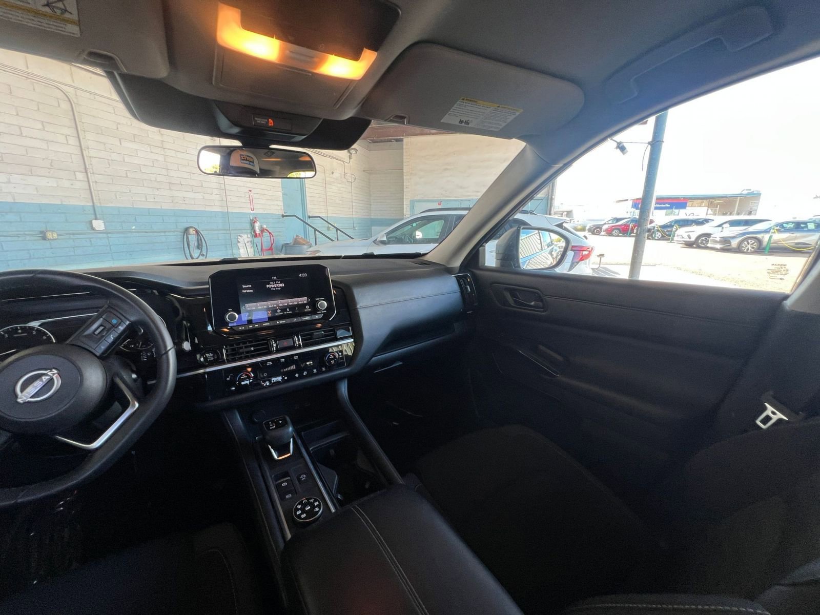 Used 2025 Nissan Pathfinder SV AWD/4WD image 37