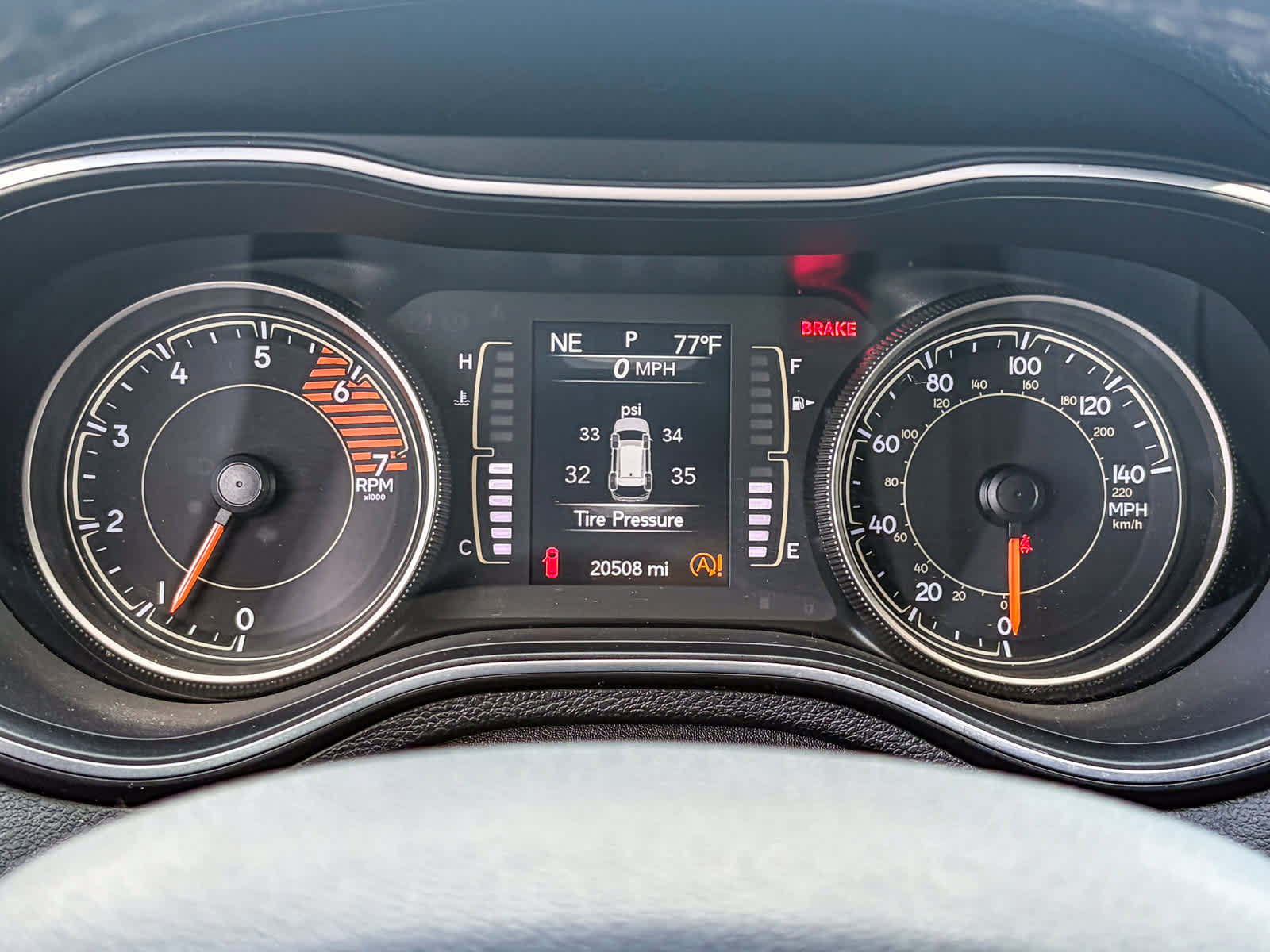 Used 2019 Jeep Cherokee Latitude Plus w/ Cold Weather Group AWD/4WD image 22