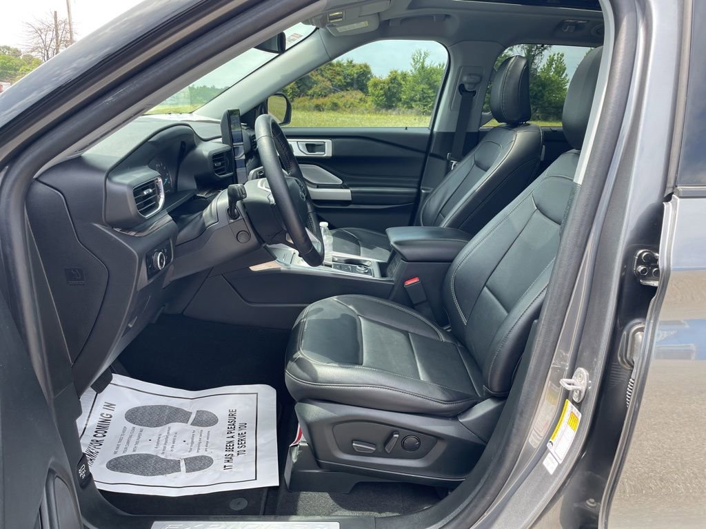 Used 2023 Ford Explorer Limited w/ Limited Technology Package AWD/4WD image 10