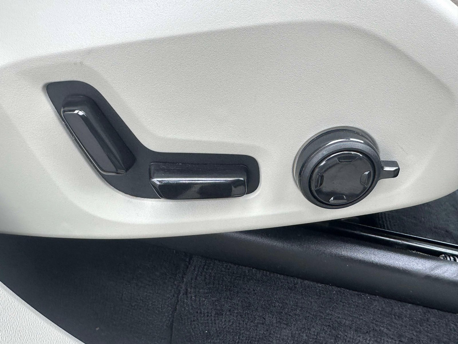 Used 2021 Volvo XC90 T6 Inscription w/ Climate Package image 28