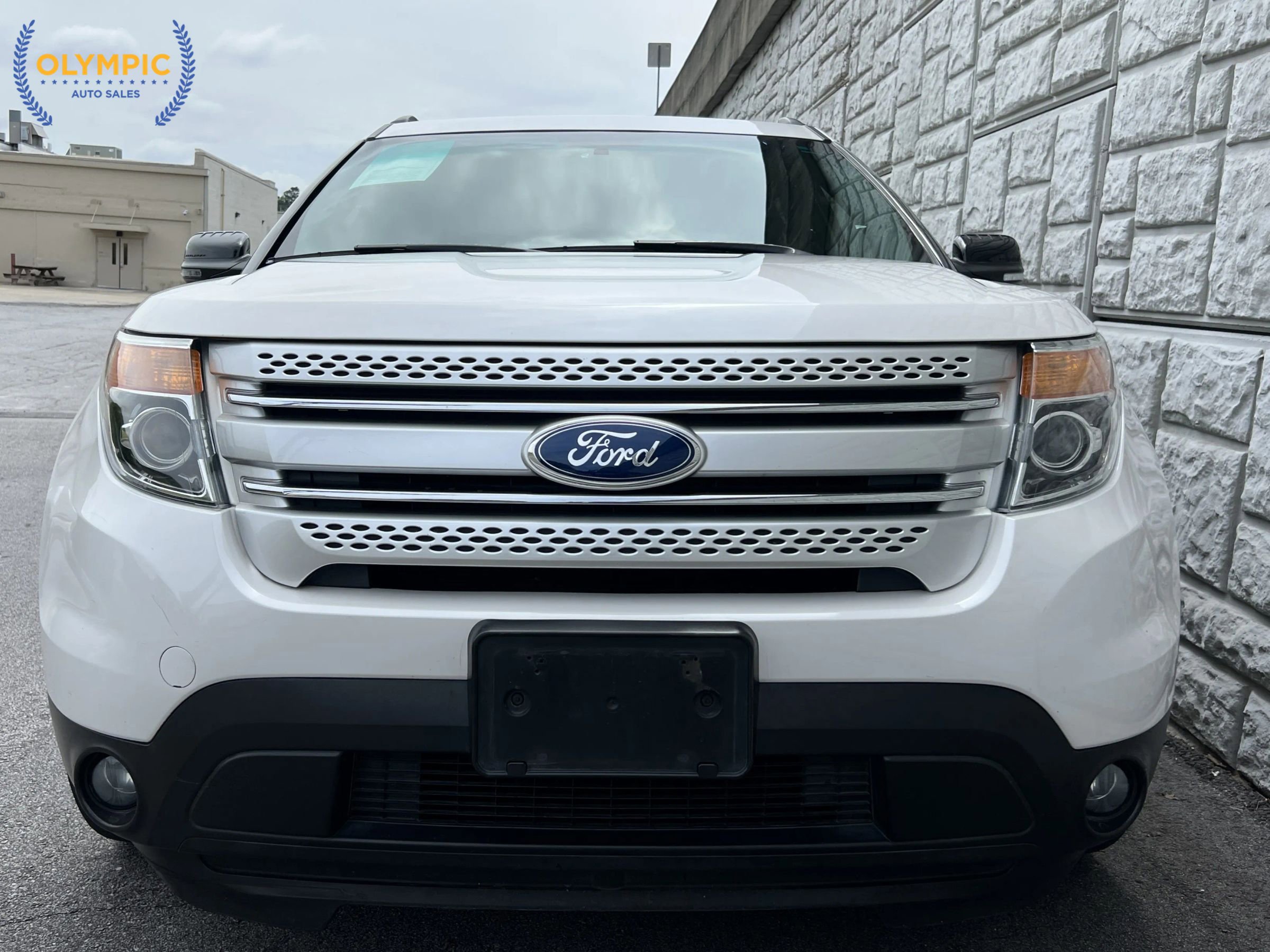 Used 2014 Ford Explorer XLT w/ Equipment Group 202A FWD image 13