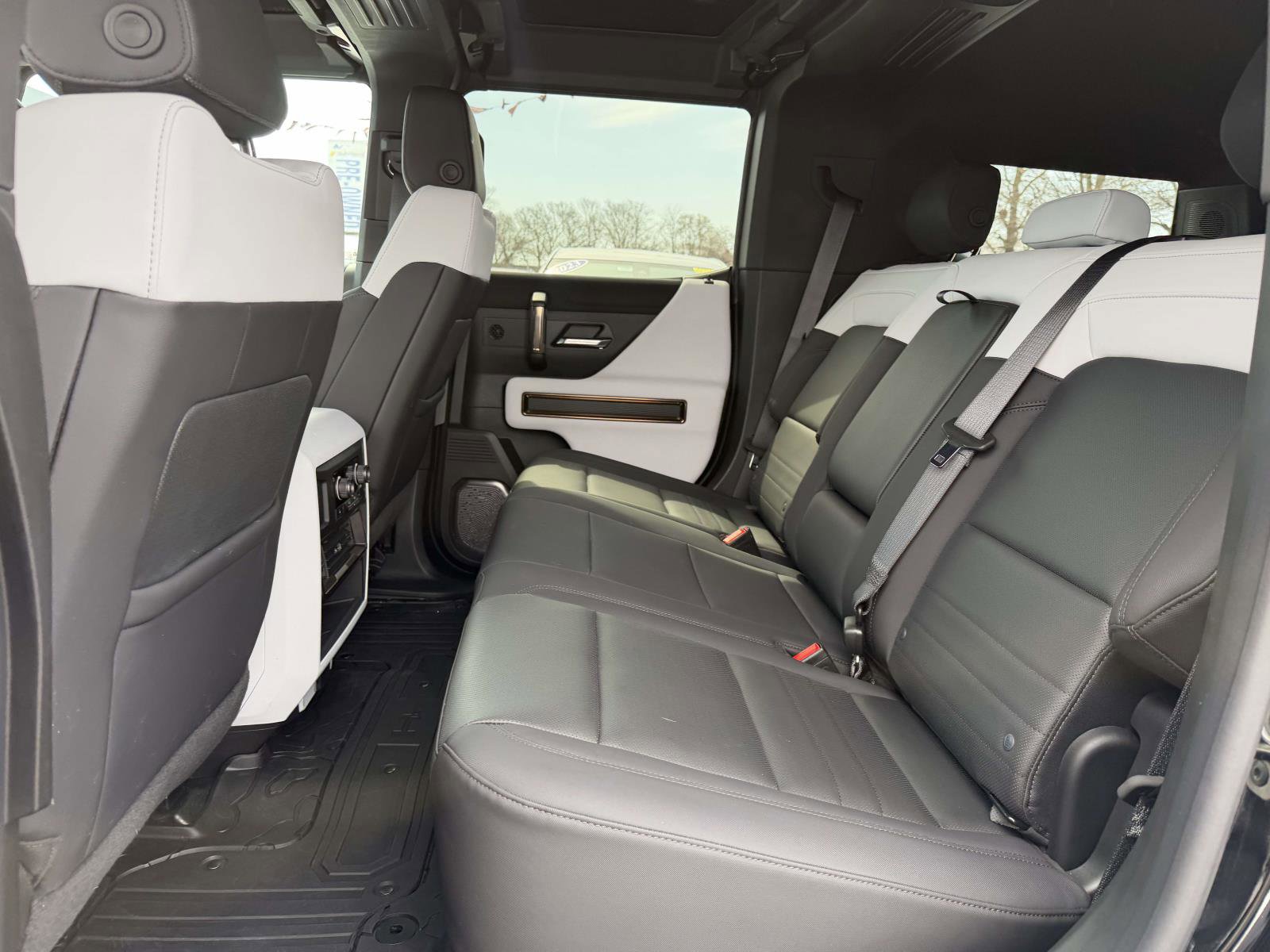 Certified 2024 GMC Hummer EV 2X w/ Extreme Off-Road Package image 13