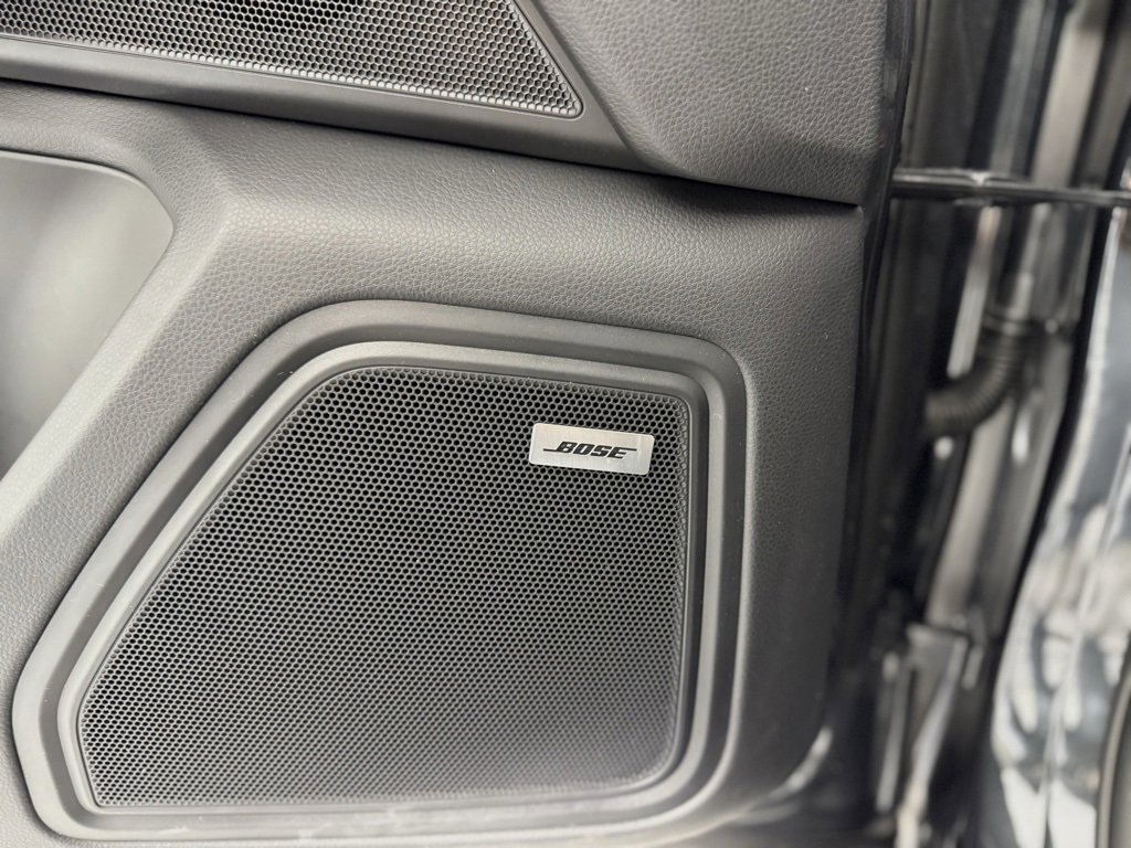 Certified 2025 Porsche Macan image 30