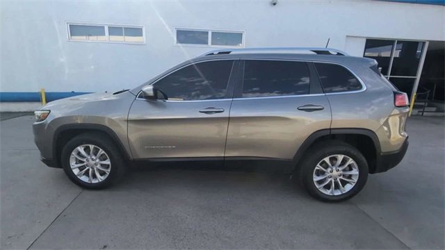 Used 2019 Jeep Cherokee Latitude w/ Popular Appearance Group image 5