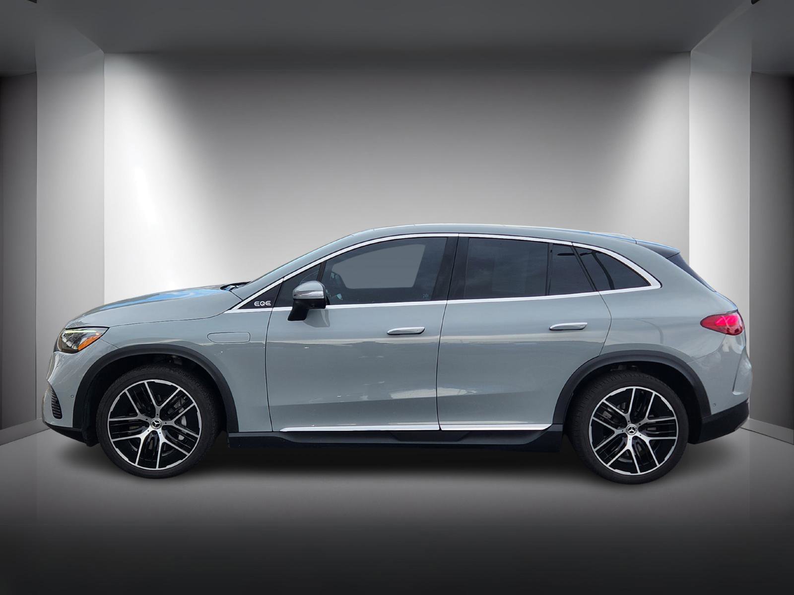 Used 2023 Mercedes-Benz EQE 350+ 4MATIC SUV image 2