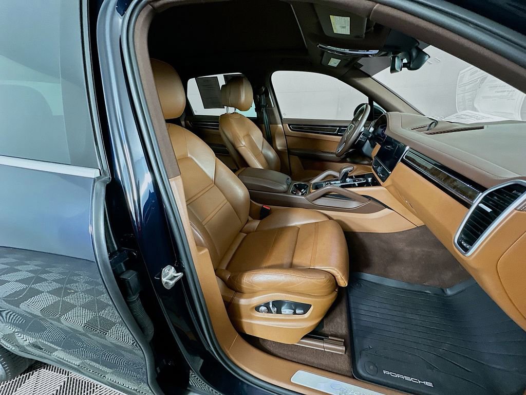 Used 2019 Porsche Cayenne image 36