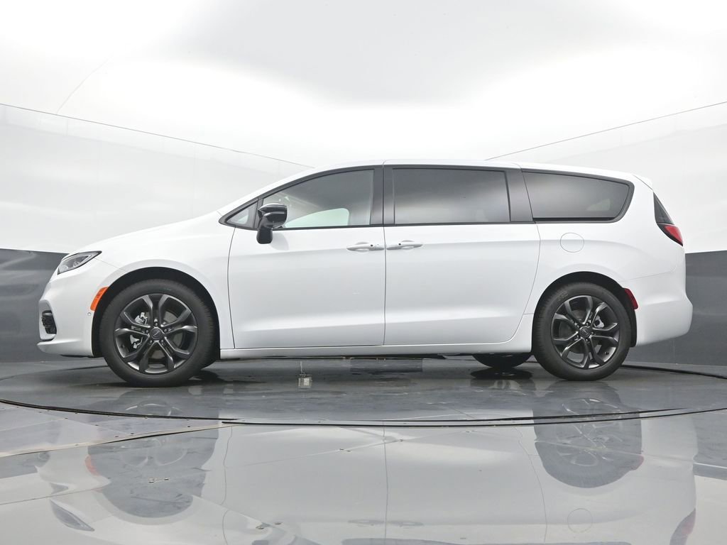 New 2026 Chrysler Pacifica Select image 47