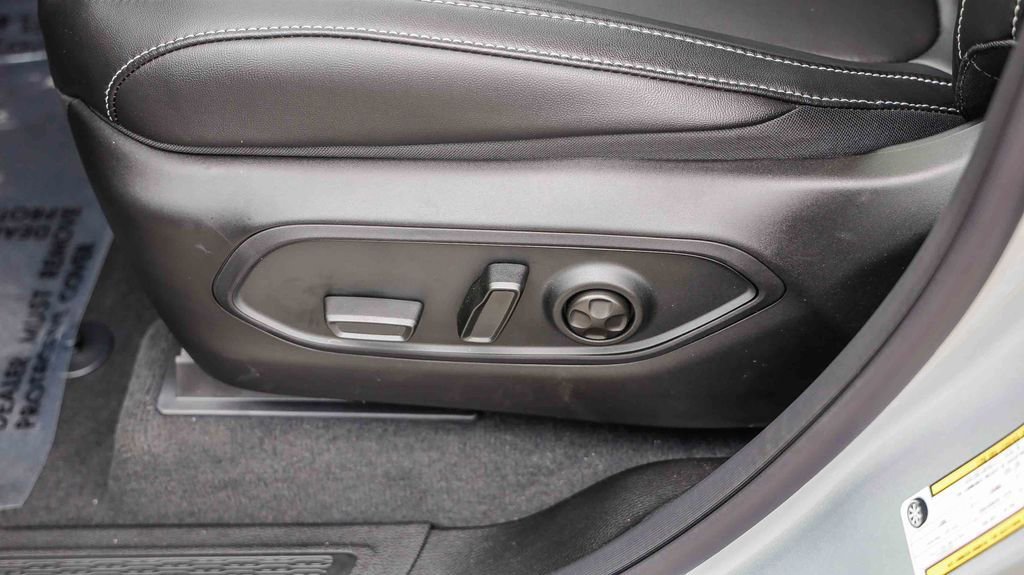 New 2025 Jeep Grand Cherokee L Limited w/ Black Appearance Package image 24