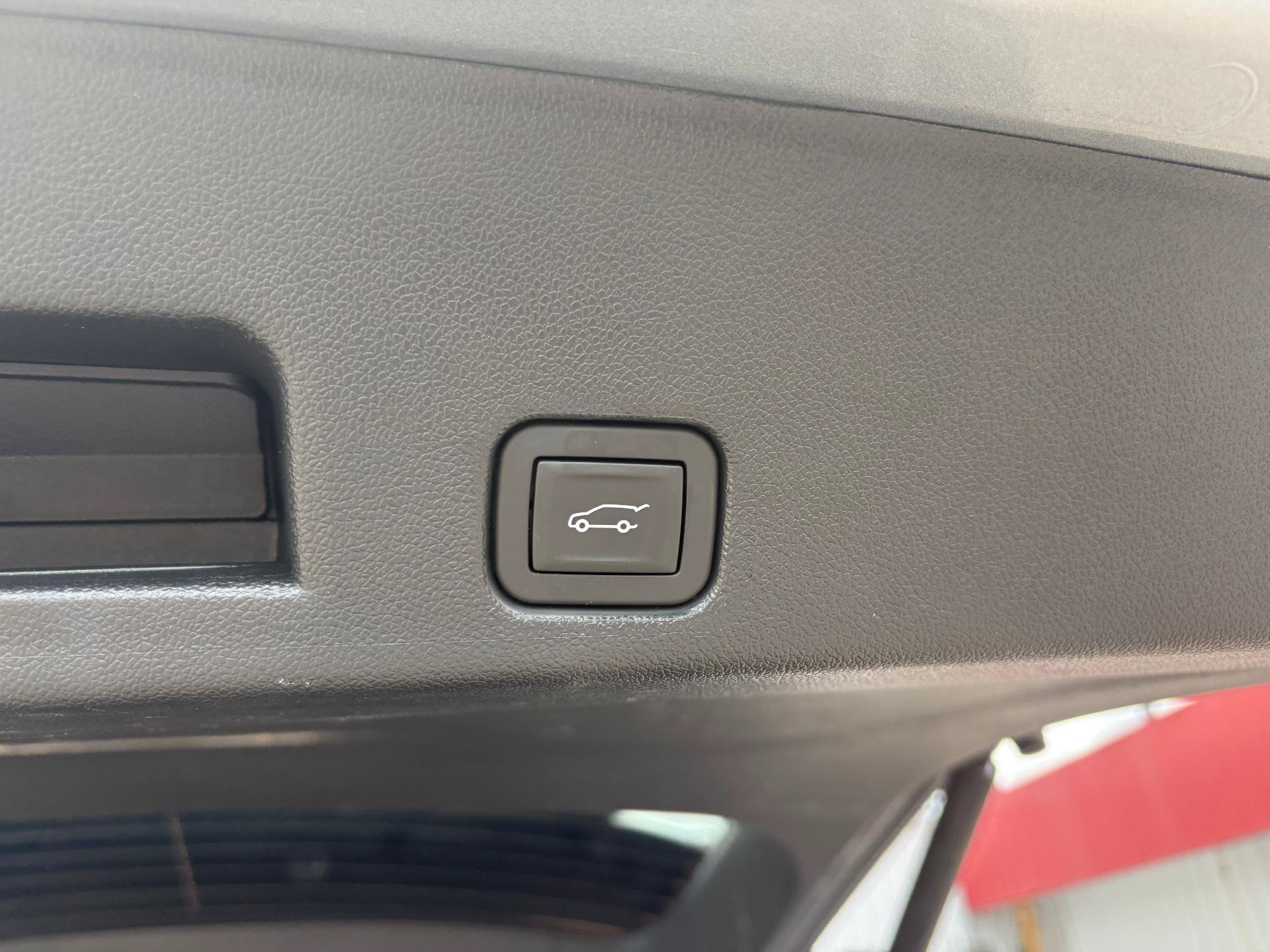 Used 2025 GMC Acadia Elevation AWD/4WD image 40