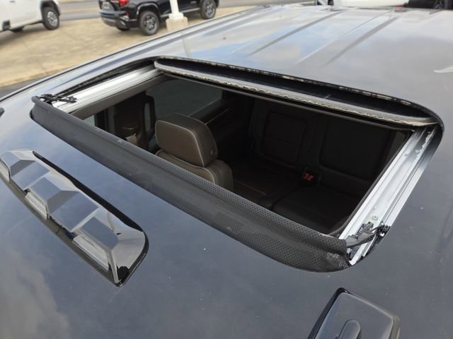 New 2026 GMC Sierra 3500 Denali w/ Denali Reserve Package image 3