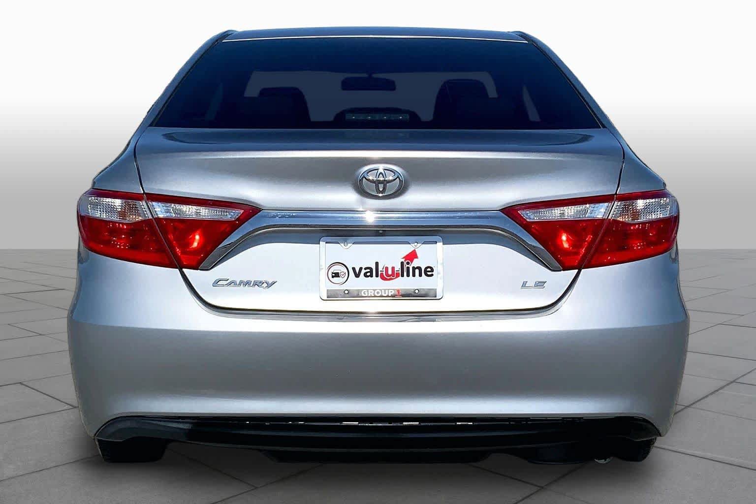 Used 2017 Toyota Camry LE FWD image 5