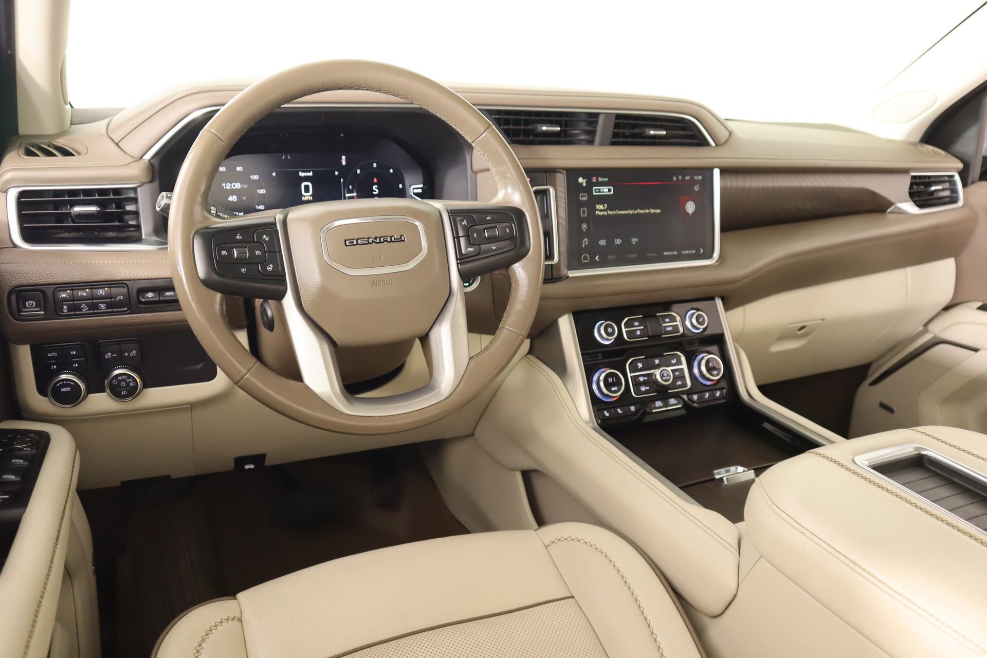Used 2022 GMC Yukon XL Denali image 2