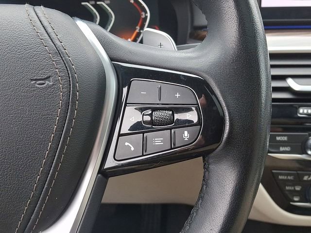 Used 2023 BMW 530i w/ Premium Package image 26