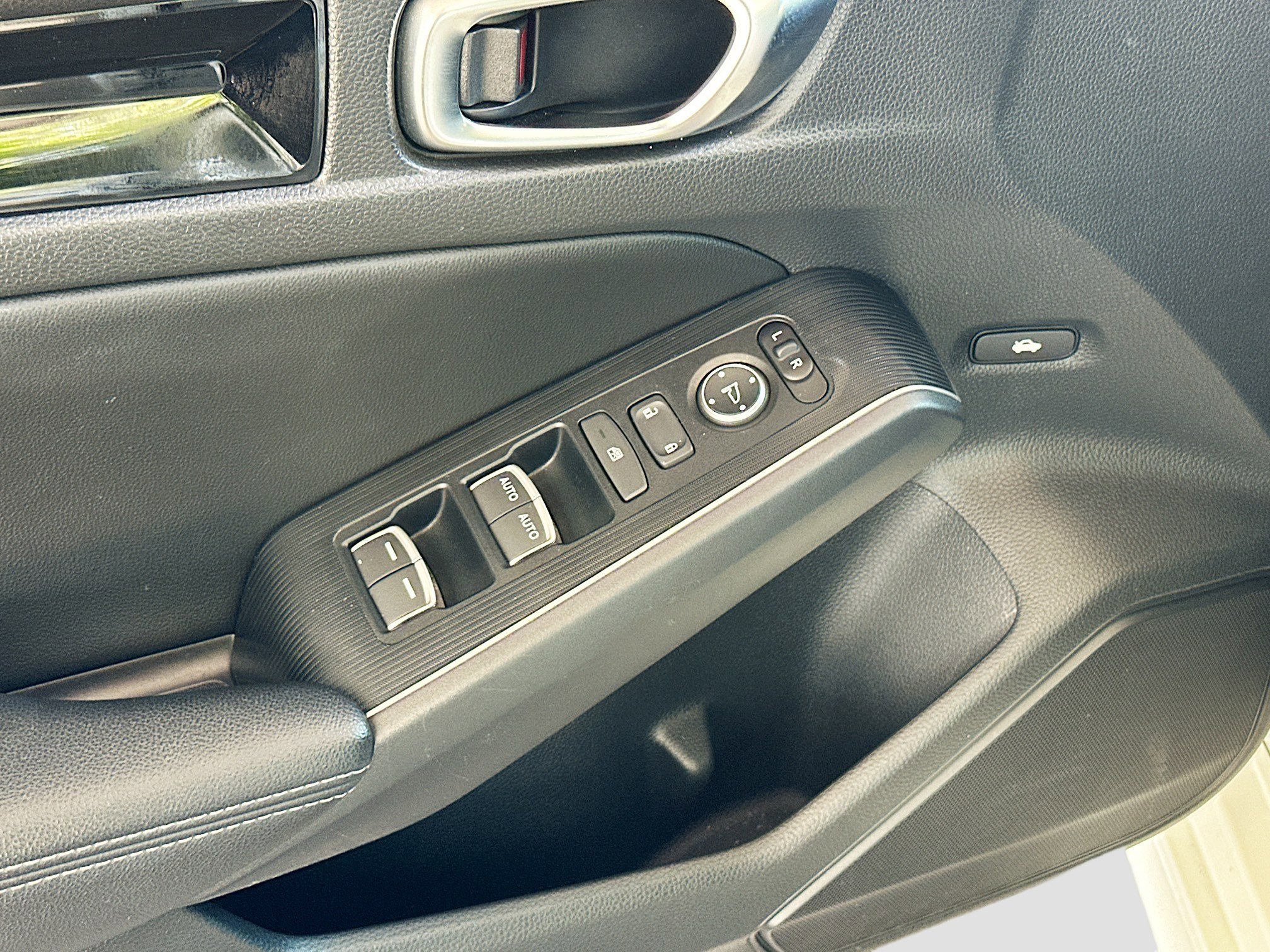 Used 2024 Honda Civic Touring image 18