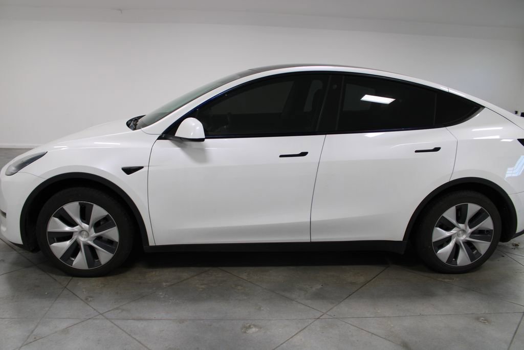 Used 2021 Tesla Model Y Long Range image 6