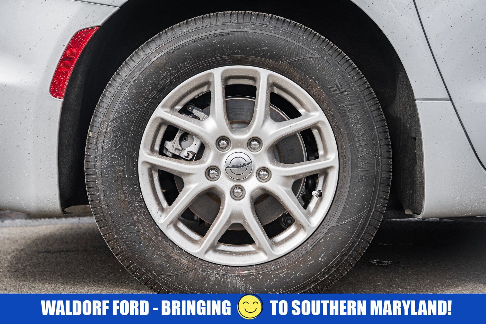 Used 2024 Chrysler Pacifica Touring-L image 19