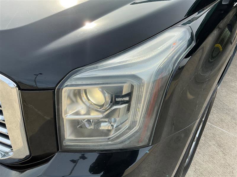 Used 2018 GMC Yukon Denali image 18