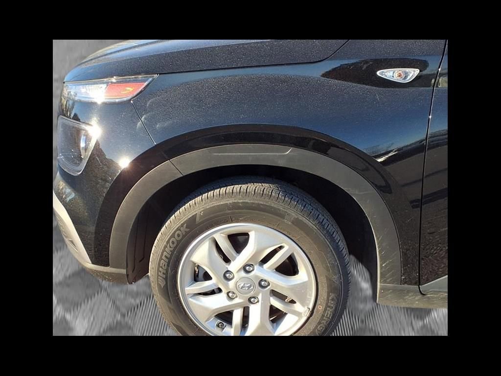 Used 2022 Hyundai Venue SE image 14