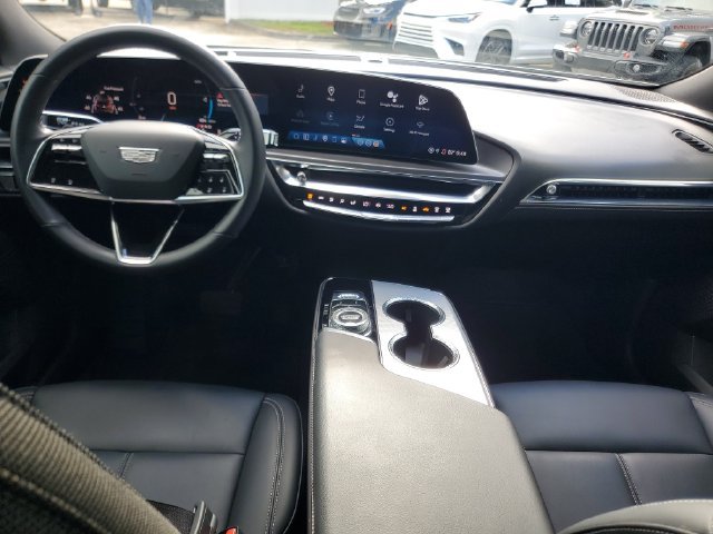 Used 2024 Cadillac Lyriq Tech RWD image 13