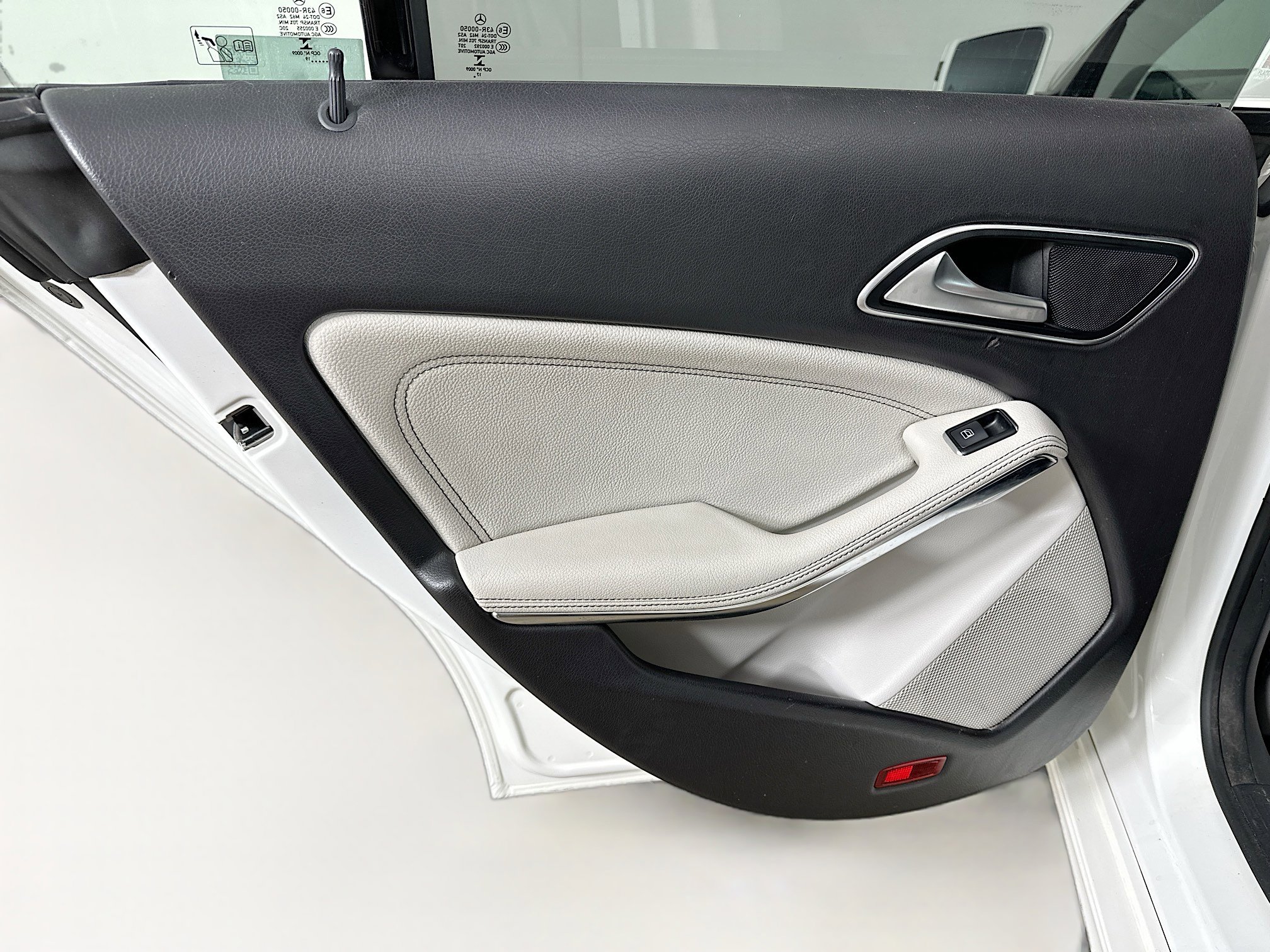 Used 2018 Mercedes-Benz CLA 250 image 28