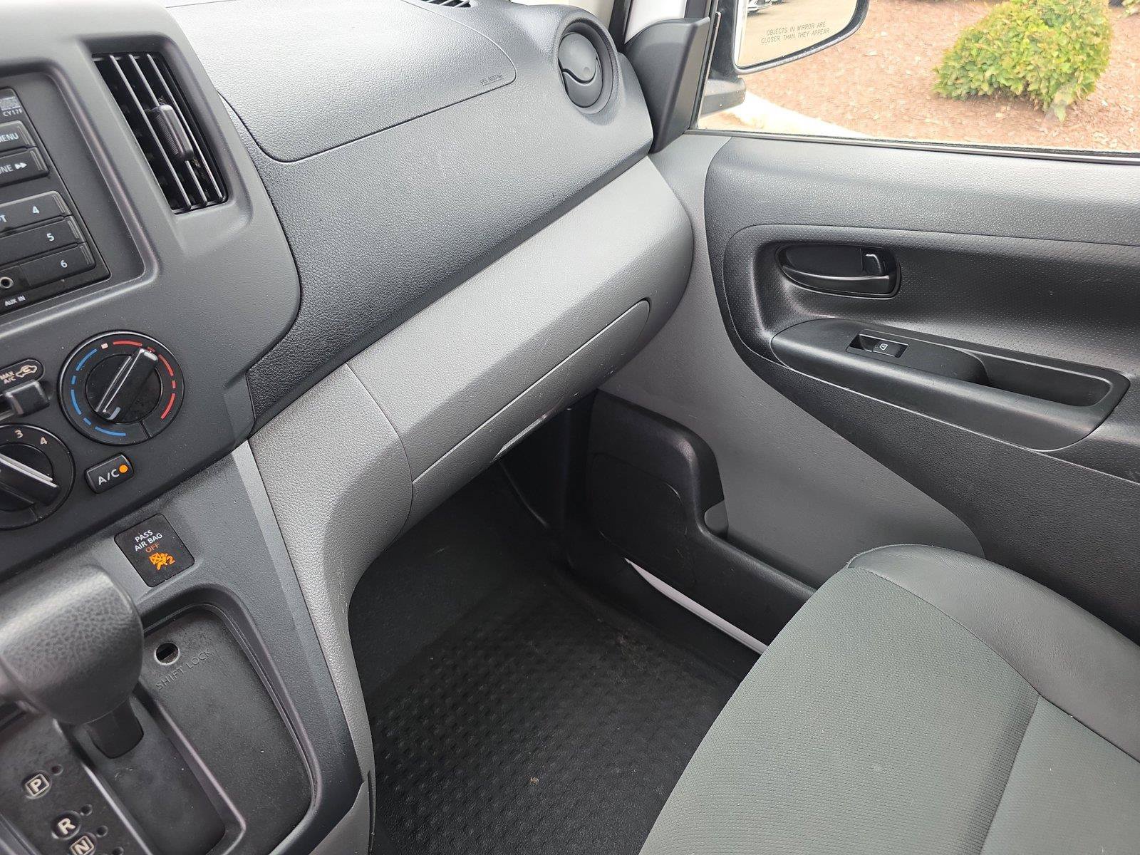 Used 2015 Nissan NV200 S FWD image 27