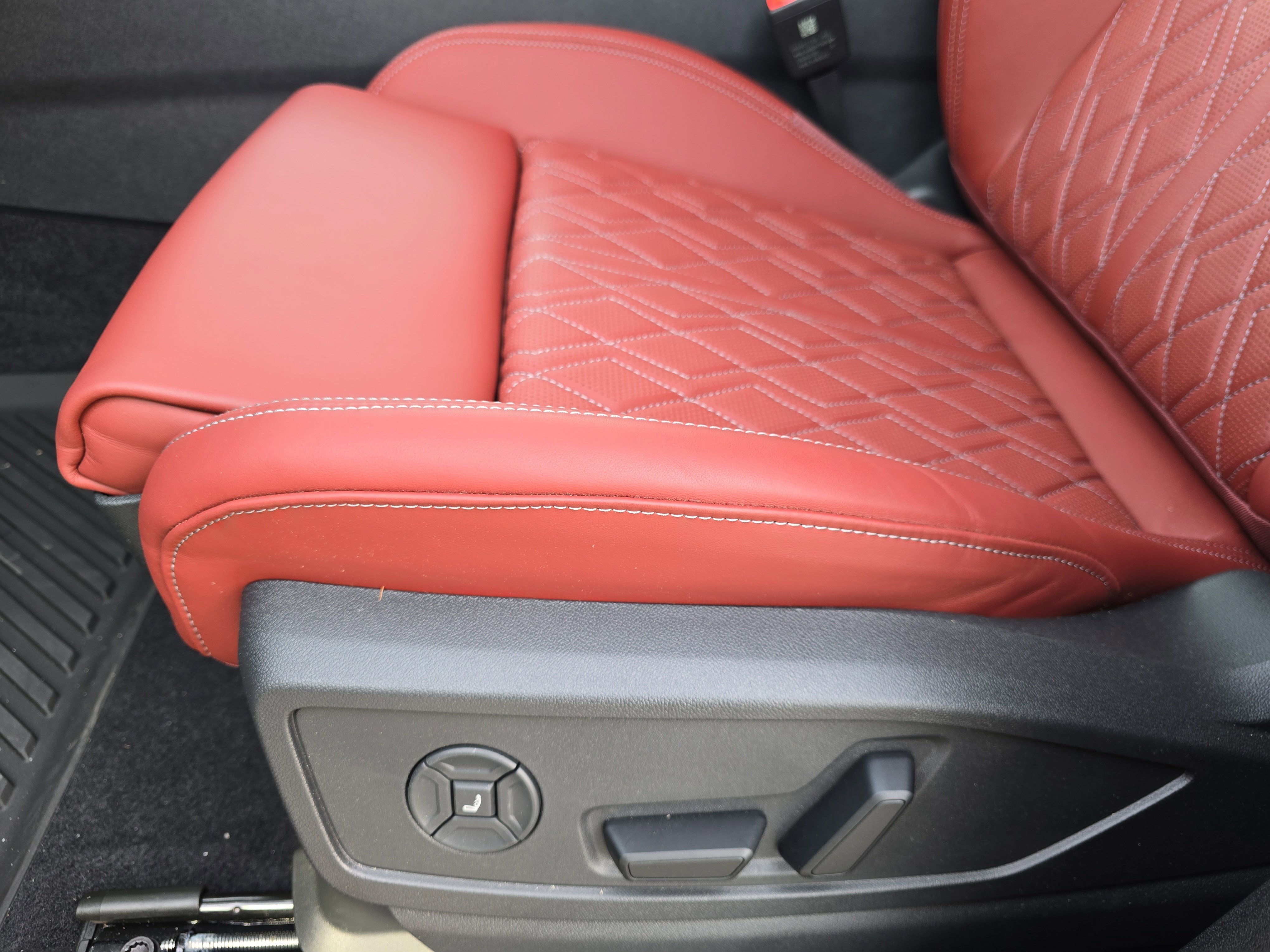 New 2025 Audi SQ5 Premium Plus image 28