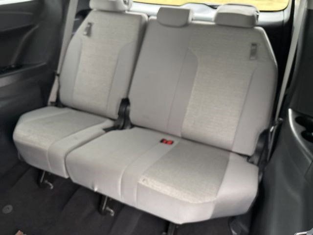 Used 2025 Toyota Sienna LE FWD image 29