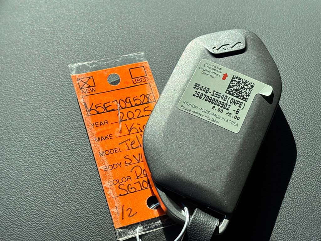 New 2025 Kia Telluride S image 30