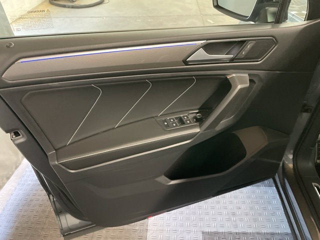 Certified 2023 Volkswagen Tiguan SE R-Line FWD image 12