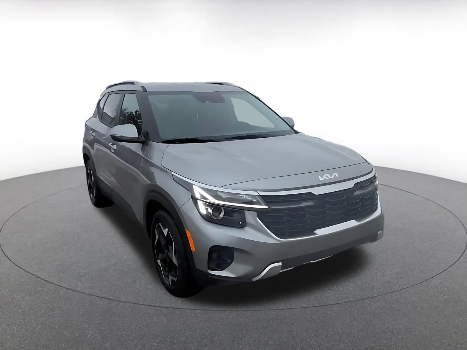 Used 2025 Kia Seltos S image 3