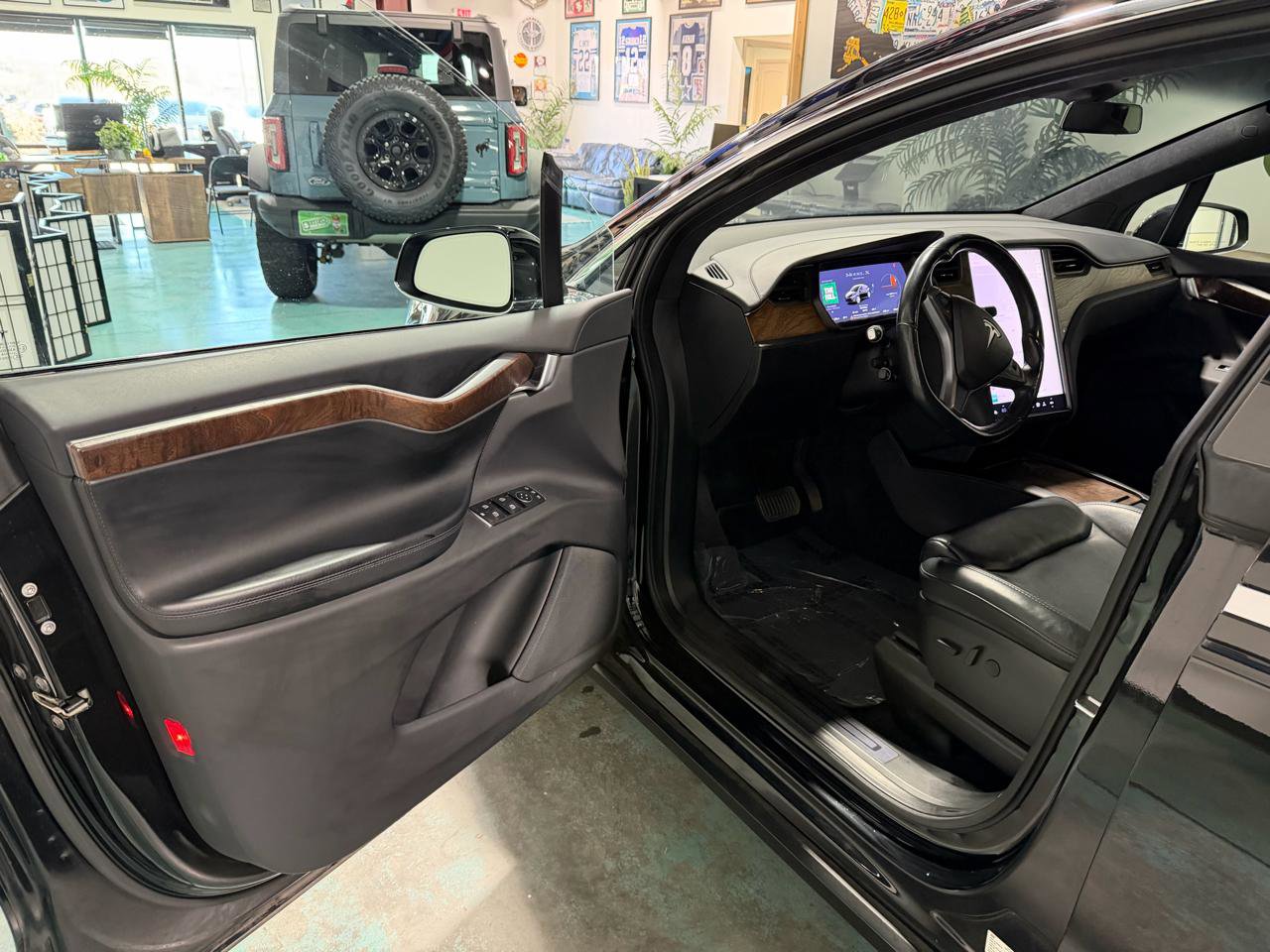 Used 2020 Tesla Model X Long Range image 7