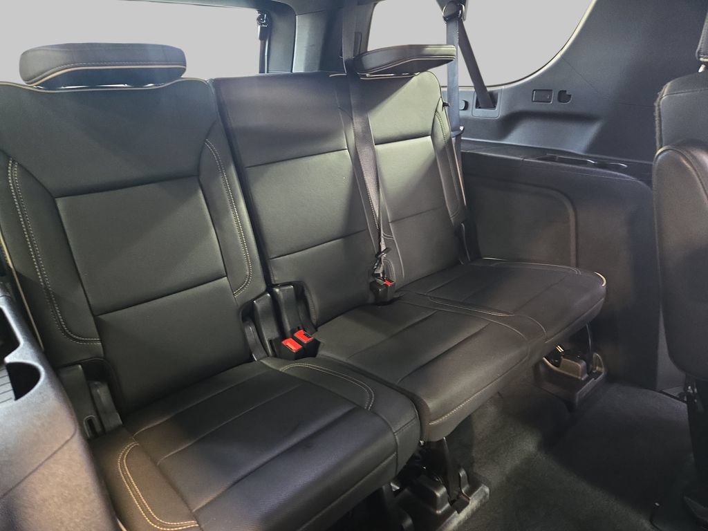 Used 2023 GMC Yukon XL SLT AWD/4WD image 14