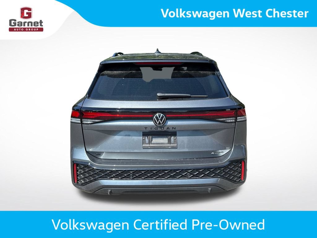 Used 2025 Volkswagen Tiguan SE R-Line AWD/4WD image 4