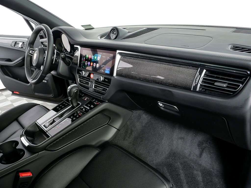 New 2026 Porsche Macan GTS image 25