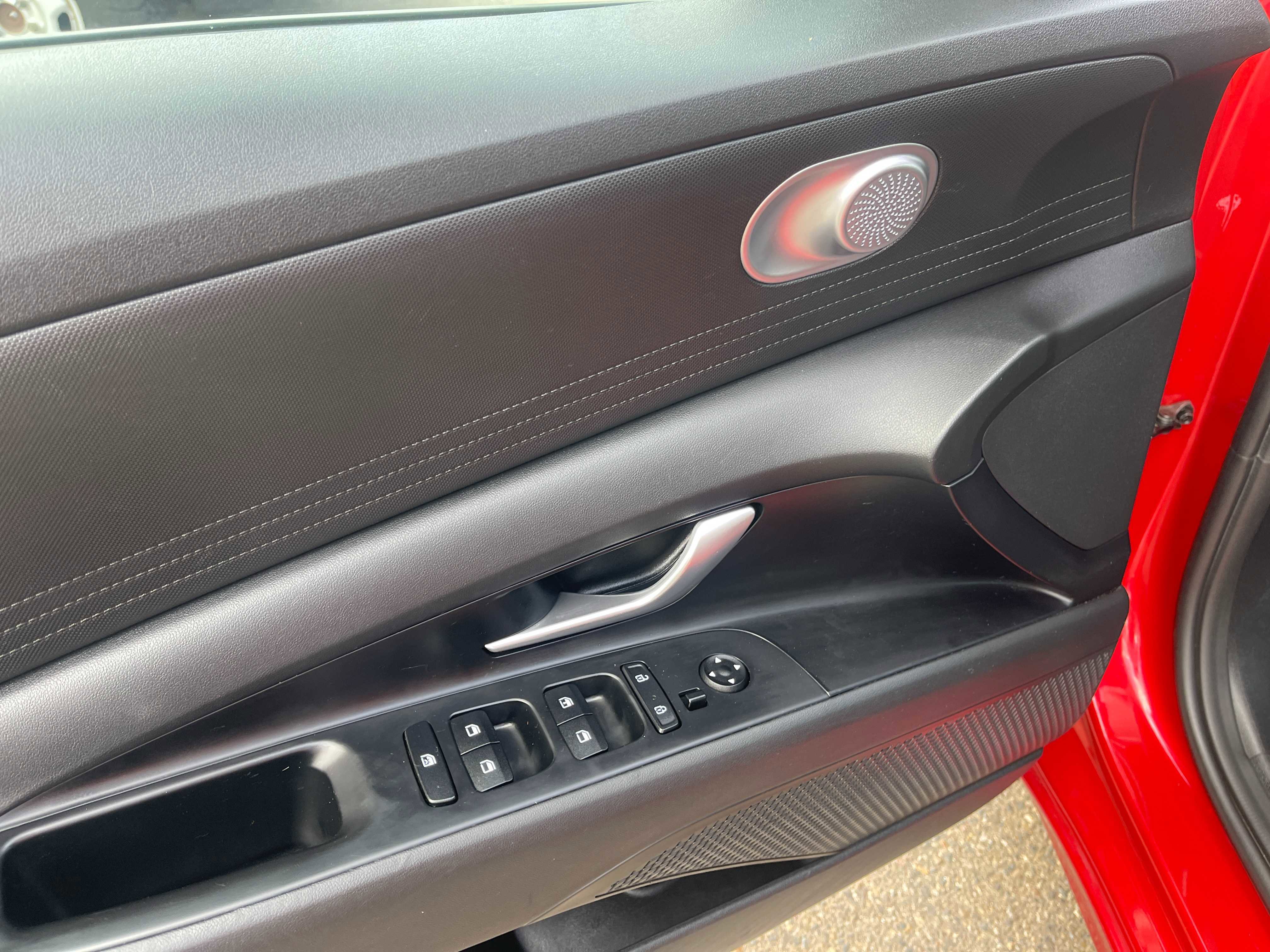Used 2021 Hyundai Elantra SE FWD image 17