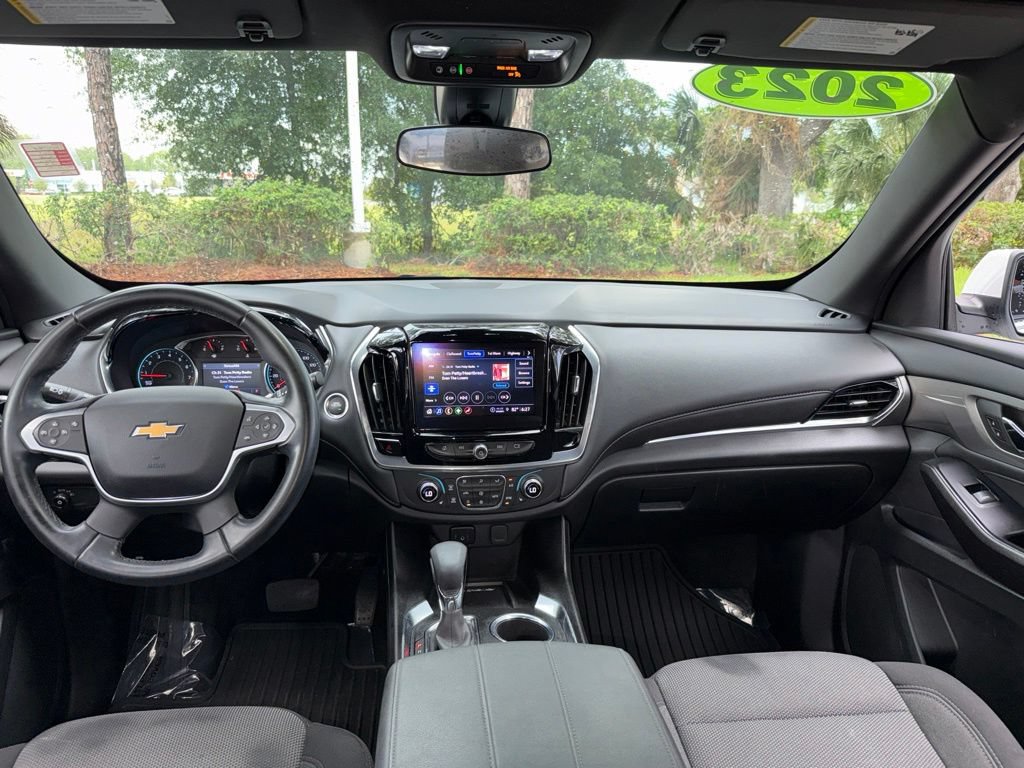 Used 2023 Chevrolet Traverse LT FWD image 14