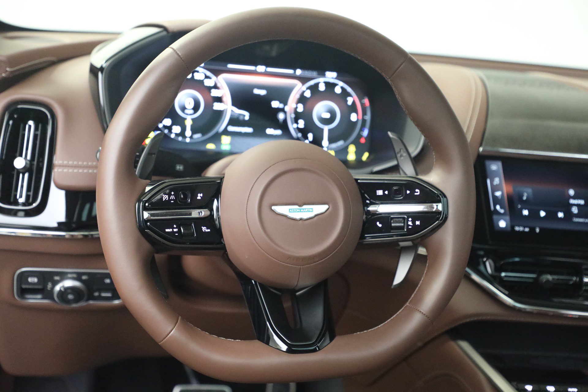 Used 2026 Aston Martin DBX 707 AWD/4WD image 22