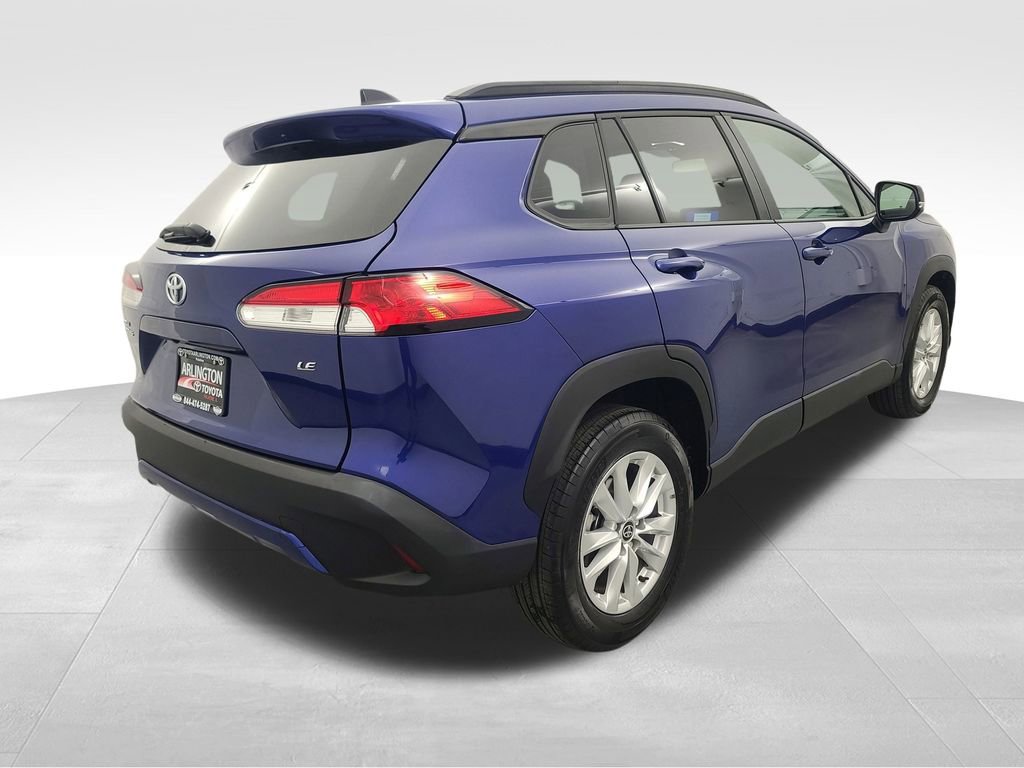 Used 2025 Toyota Corolla Cross LE image 5