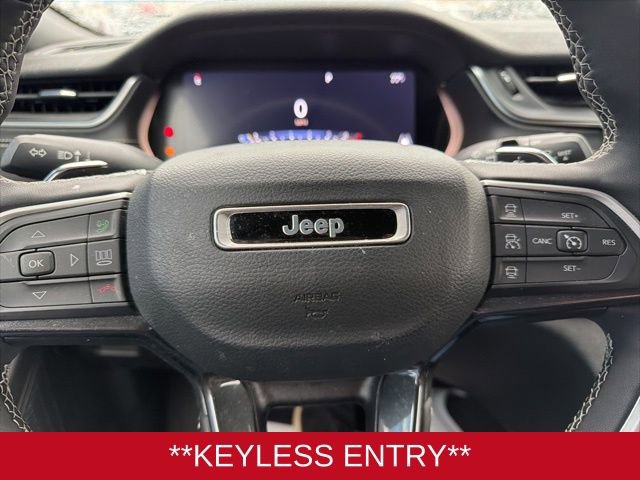 Used 2023 Jeep Grand Cherokee L Laredo image 11