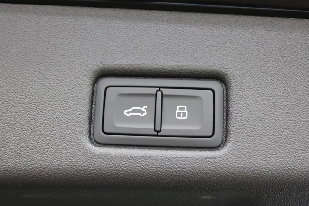 New 2026 Audi SQ5 Premium Plus image 31