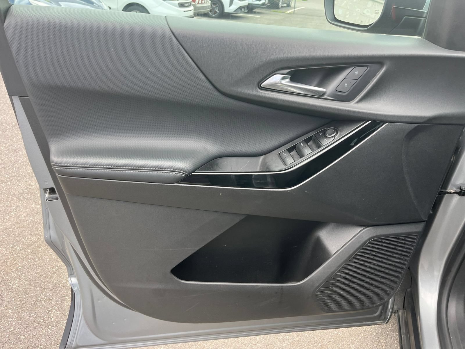 Used 2025 Chevrolet Equinox LT FWD image 18