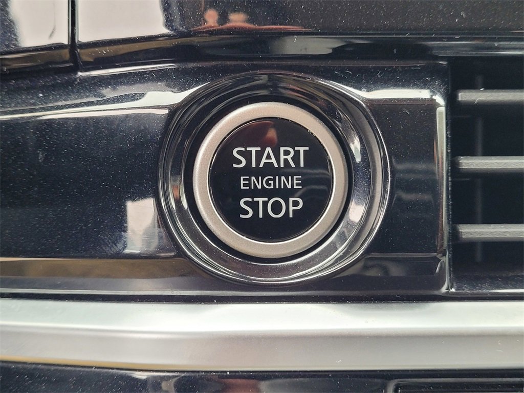 Used 2024 Nissan Pathfinder SV image 18