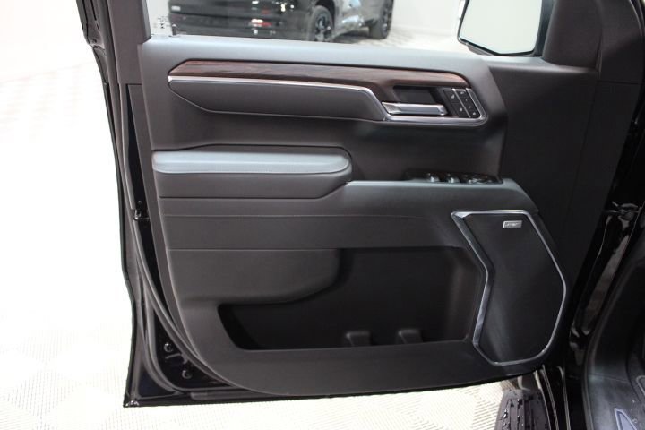 New 2026 GMC Sierra 1500 SLT w/ SLT Premium Plus Package image 17