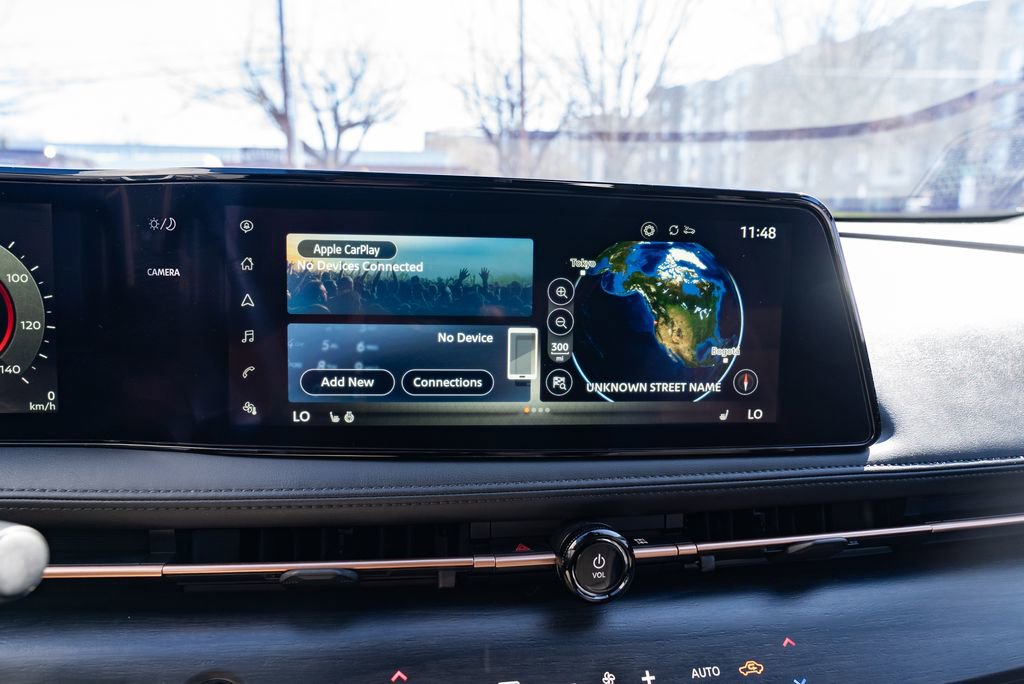 Used 2023 Nissan Ariya AWD image 17