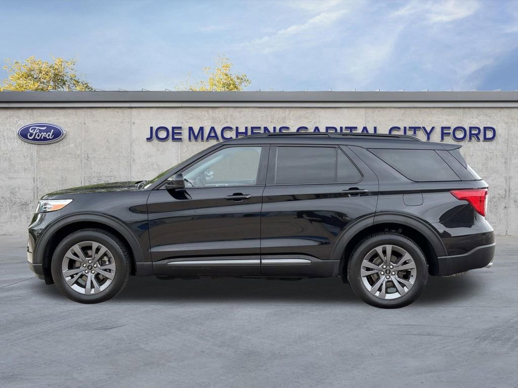 Used 2023 Ford Explorer XLT w/ Equipment Group 202A image 8