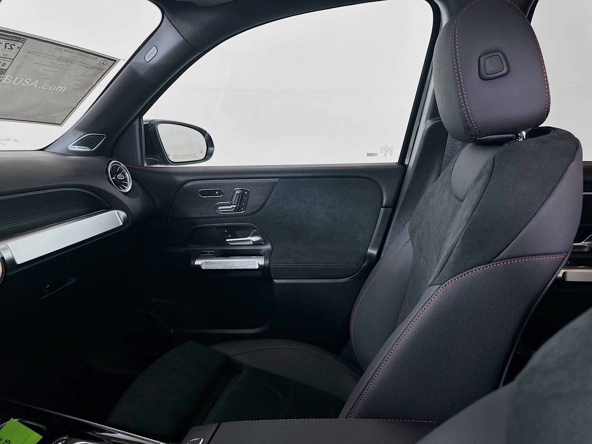 New 2026 Mercedes-Benz GLB 250 4MATIC image 25