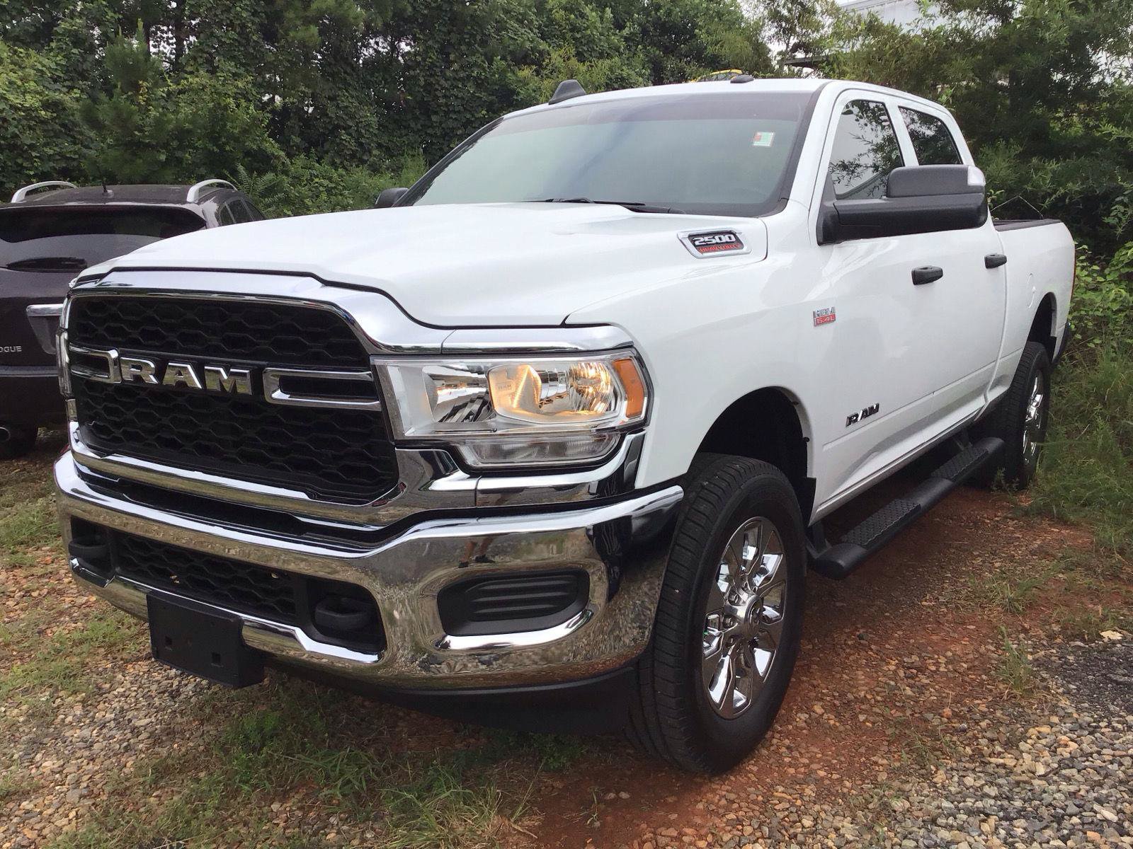 Used 2022 RAM 2500 Tradesman w/ Chrome Appearance Group AWD/4WD image 2